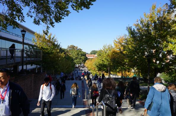 在加利福尼亚有哪些大学可以在一年内收回学费？甚至有些可以在半年内。